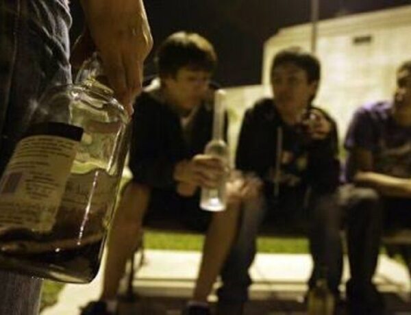 Informe del Ministerio de Sanidad de España revela que el 30% de los menores de 12 y 13 años reconoce haber consumido alcohol al menos una vez en el último año